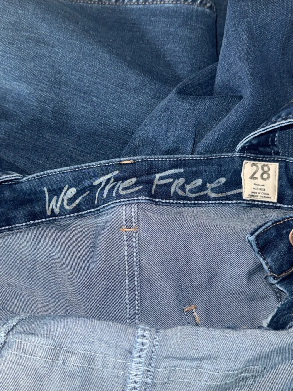 Free People Carly Women’s Dark Blue Denim Overalls Jeans - Flared Leg size 28 - Picture 6 of 8